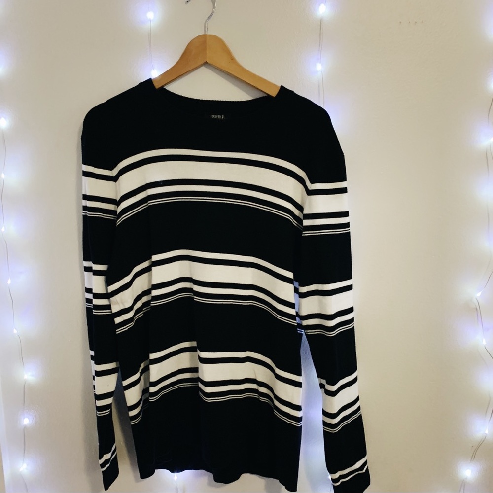 Forever 21 Men's Black and White Stripe Sweater